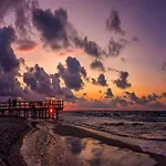 Апартаменты Holiday Studio Close To The Seaside Beach